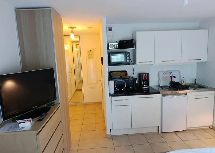 Locations * 奥贝奈