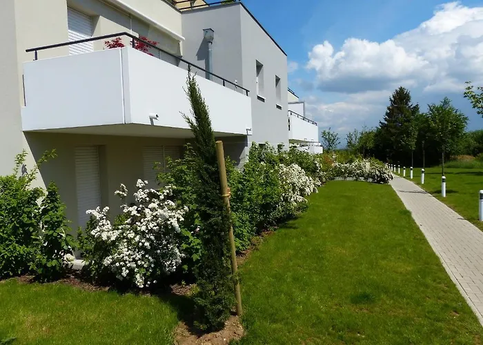 Locations * 奥贝奈